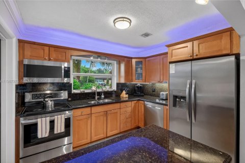 Villa ou maison à vendre à Wilton Manors, Floride: 3 chambres, 140 m2 № 2064385 - photo 26