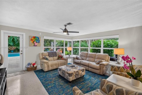 Villa ou maison à vendre à Wilton Manors, Floride: 3 chambres, 140 m2 № 2064385 - photo 11