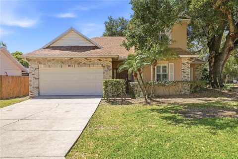House in Brandon, Florida 3 bedrooms, 186.83 sq.m. № 2213045