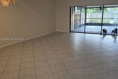 Villa ou maison à vendre à Fort Lauderdale, Floride: 2 chambres, 116.87 m2 № 2004833 - photo 4
