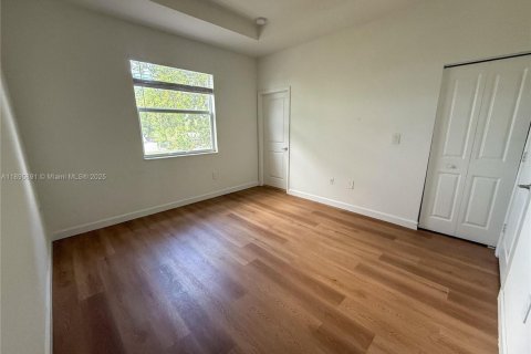 Купить таунхаус в Майами, Флорида 3 спальни, 143.53м2, № 2014871 - фото 21