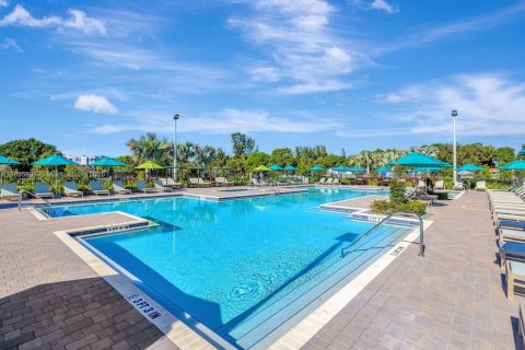 Купить таунхаус в Майами, Флорида 3 спальни, 143.53м2, № 2014871 - фото 12