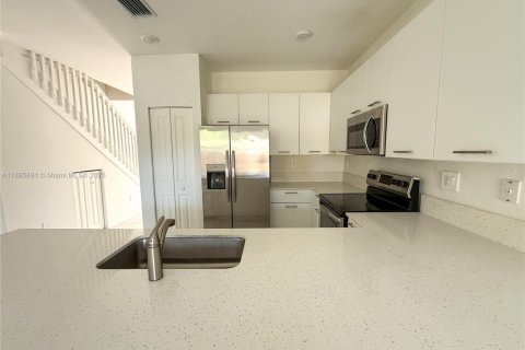 Купить таунхаус в Майами, Флорида 3 спальни, 143.53м2, № 2014871 - фото 4