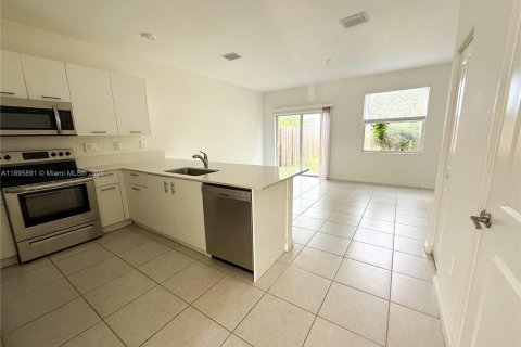 Купить таунхаус в Майами, Флорида 3 спальни, 143.53м2, № 2014871 - фото 5