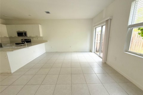 Купить таунхаус в Майами, Флорида 3 спальни, 143.53м2, № 2014871 - фото 6