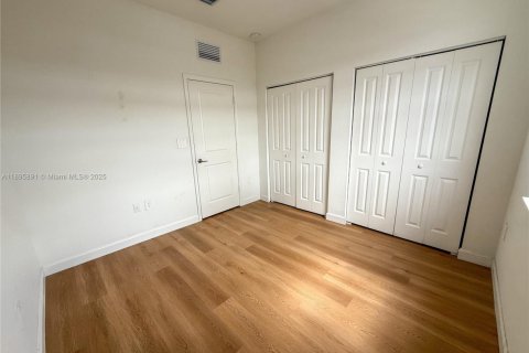 Купить таунхаус в Майами, Флорида 3 спальни, 143.53м2, № 2014871 - фото 9