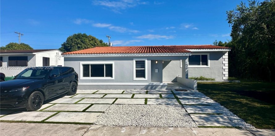 House in Miami, Florida 4 bedrooms, 199.93 sq.m. № 2007151