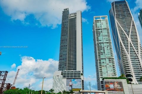 Copropriété à vendre à Miami, Floride: 2 chambres, 153.01 m2 № 1979646 - photo 25