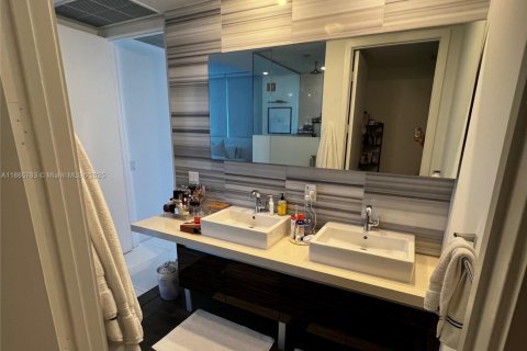 Copropriété à vendre à Miami, Floride: 2 chambres, 153.01 m2 № 1979646 - photo 11