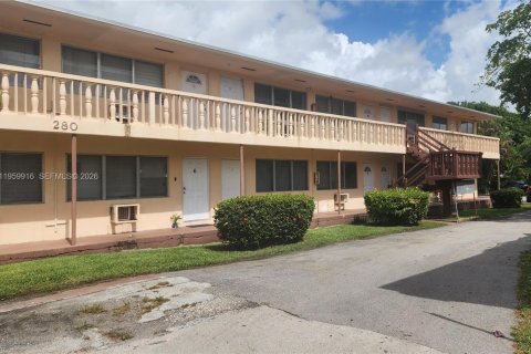 Condominio en Hallandale Beach, Florida, 1 dormitorio  № 2079725