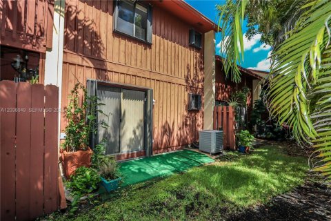 Touwnhouse à vendre à Dania Beach, Floride: 2 chambres, 119.84 m2 № 2182402 - photo 27