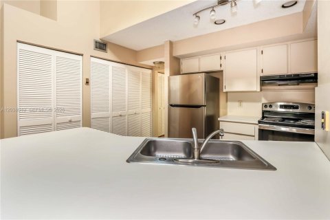 Touwnhouse à vendre à Dania Beach, Floride: 2 chambres, 119.84 m2 № 2182402 - photo 12