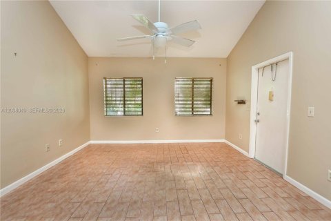 Touwnhouse à vendre à Dania Beach, Floride: 2 chambres, 119.84 m2 № 2182402 - photo 8