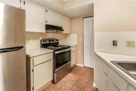 Touwnhouse à vendre à Dania Beach, Floride: 2 chambres, 119.84 m2 № 2182402 - photo 15