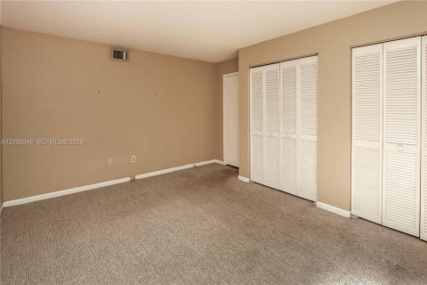 Touwnhouse à vendre à Dania Beach, Floride: 2 chambres, 119.84 m2 № 2182402 - photo 19