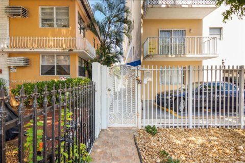 Condominio en venta en Miami Beach, Florida, 2 dormitorios, 77.29 m2 № 1936964 - foto 1