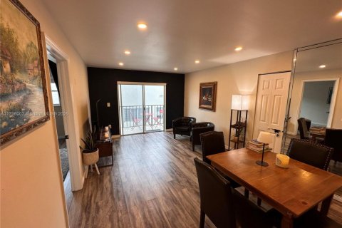 Condominio en venta en Miami Beach, Florida, 2 dormitorios, 77.29 m2 № 1936964 - foto 3