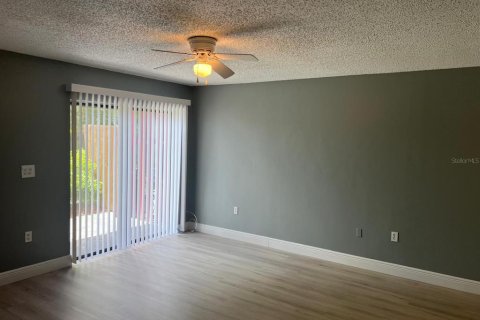 Townhouse in Kissimmee, Florida 2 bedrooms, 345.6 sq.m. № 2229700 - photo 3