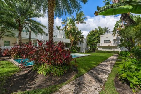 Condominio en venta en Miami Beach, Florida, 3 dormitorios, 101.82 m2 № 2006596 - foto 2