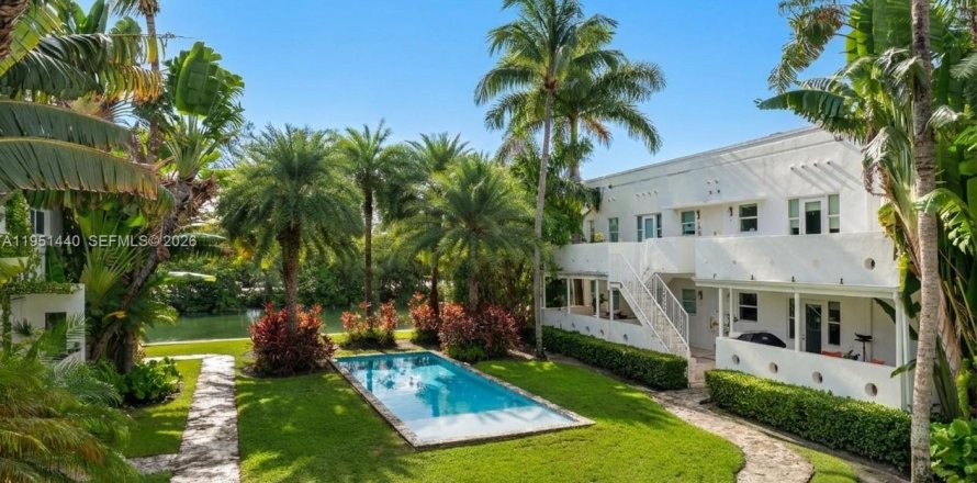 Condominio en Miami Beach, Florida, 3 dormitorios № 2006596