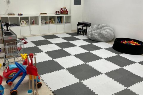 Снять в аренду виллу или дом в Майами-Лейкс, Флорида 5 спален, 268.39м2, № 1950811 - фото 18