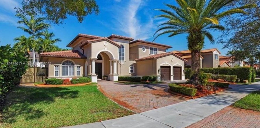 Дом в Майами-Лейкс, Флорида 5 спален, 268.39м2 № 1950811