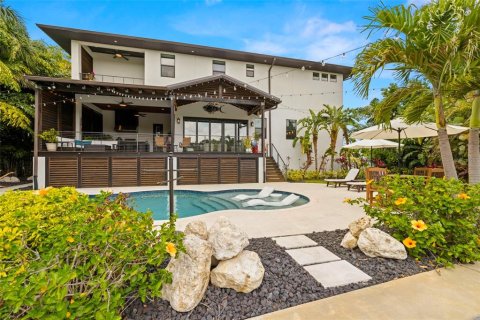 House in Tampa, Florida 5 bedrooms, 391.4 sq.m. № 1584228 - photo 12