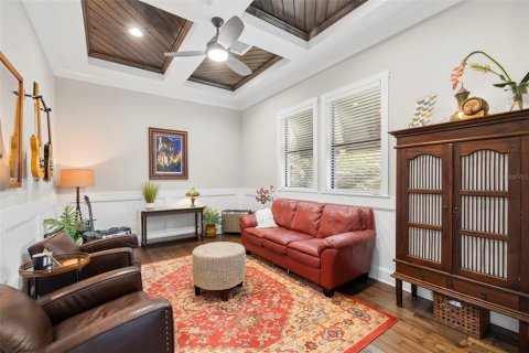 House in Tampa, Florida 5 bedrooms, 391.4 sq.m. № 1584228 - photo 26