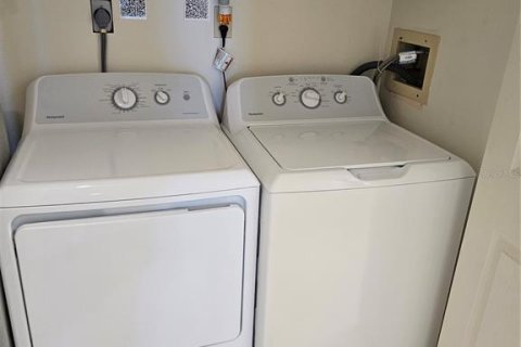 Condominio en alquiler en New Smyrna Beach, Florida, 1 dormitorio, 100.06 m2 № 1382628 - foto 25