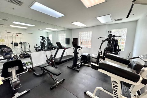 Condo in Miami, Florida, 1 bedroom  № 2043129 - photo 28