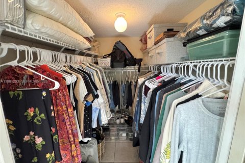 Condo in Miami, Florida, 1 bedroom  № 2043129 - photo 20