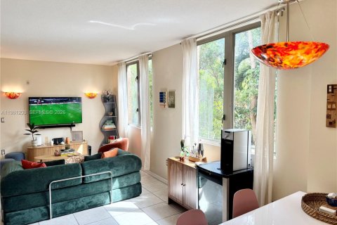 Condo in Miami, Florida, 1 bedroom  № 2043129 - photo 15