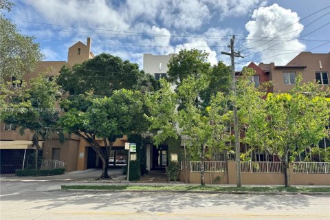 Condo in Miami, Florida, 1 bedroom  № 2043129 - photo 23