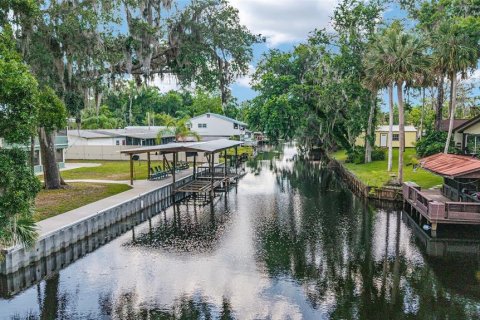House in Astor, Florida 4 bedrooms, 163.51 sq.m. № 1725603 - photo 18