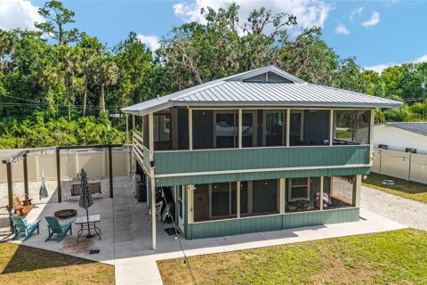 House in Astor, Florida 4 bedrooms, 163.51 sq.m. № 1725603 - photo 2