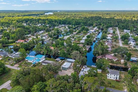 House in Astor, Florida 4 bedrooms, 163.51 sq.m. № 1725603 - photo 9