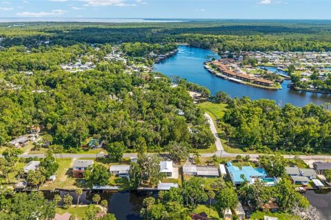 House in Astor, Florida 4 bedrooms, 163.51 sq.m. № 1725603 - photo 12