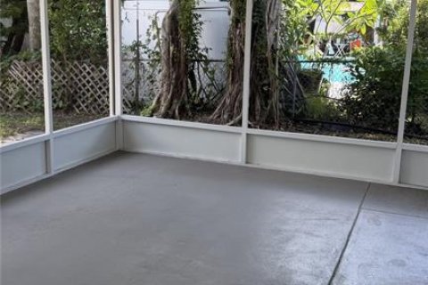Villa ou maison à vendre à Dunedin, Floride: 2 chambres, 109.9 m2 № 2296179 - photo 13