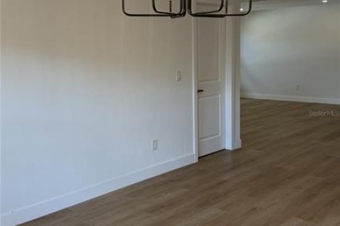 Villa ou maison à vendre à Dunedin, Floride: 2 chambres, 109.9 m2 № 2296179 - photo 4