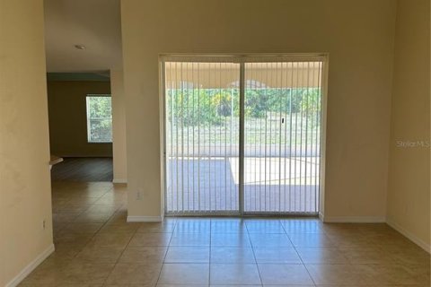 Villa ou maison à louer à North Port, Floride: 3 chambres, 190.26 m2 № 2213502 - photo 8