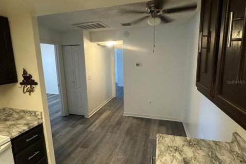 Condo in Orlando, Florida, 2 bedrooms  № 1751230 - photo 12