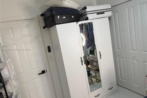 Купить виллу или дом в Помпано-Бич, Флорида 3 спальни, 125.98м2, № 2089428 - фото 10