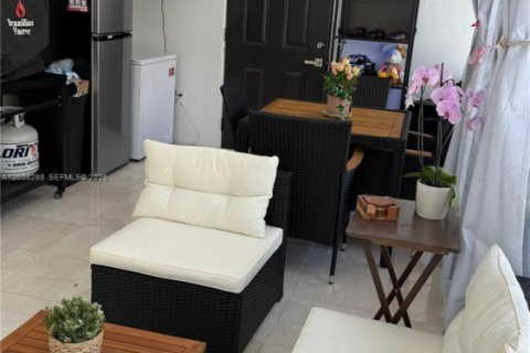 Купить виллу или дом в Помпано-Бич, Флорида 3 спальни, 125.98м2, № 2089428 - фото 18