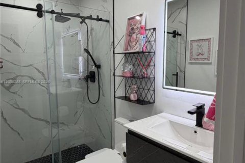 Купить виллу или дом в Помпано-Бич, Флорида 3 спальни, 125.98м2, № 2089428 - фото 11