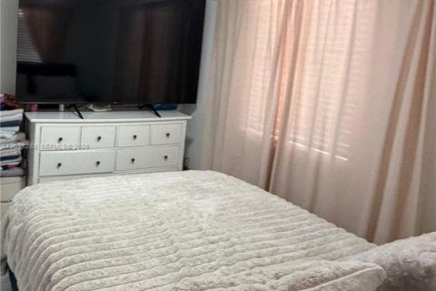Купить виллу или дом в Помпано-Бич, Флорида 3 спальни, 125.98м2, № 2089428 - фото 2