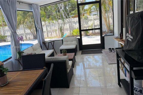 Купить виллу или дом в Помпано-Бич, Флорида 3 спальни, 125.98м2, № 2089428 - фото 16