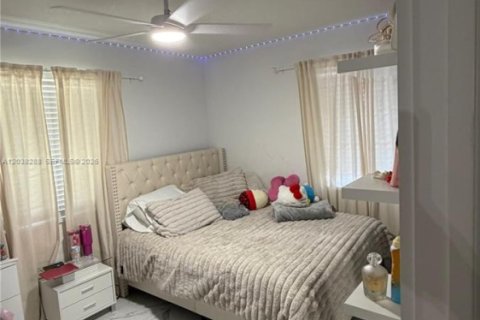 Купить виллу или дом в Помпано-Бич, Флорида 3 спальни, 125.98м2, № 2089428 - фото 8