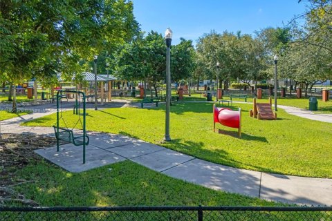 Villa ou maison à vendre à Homestead, Floride: 3 chambres, 104.42 m2 № 1965652 - photo 16