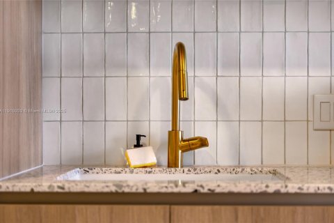 Купить кондоминиум в Майами, Флорида 1 спальня, 46.92м2, № 1971327 - фото 28