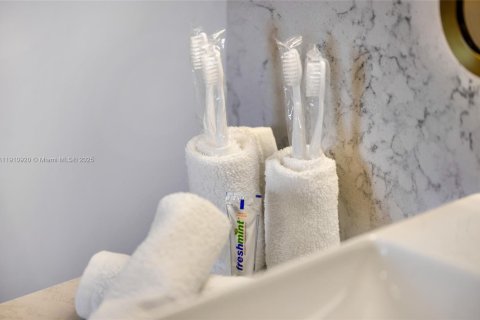 Купить кондоминиум в Майами, Флорида 1 спальня, 46.92м2, № 1971327 - фото 26